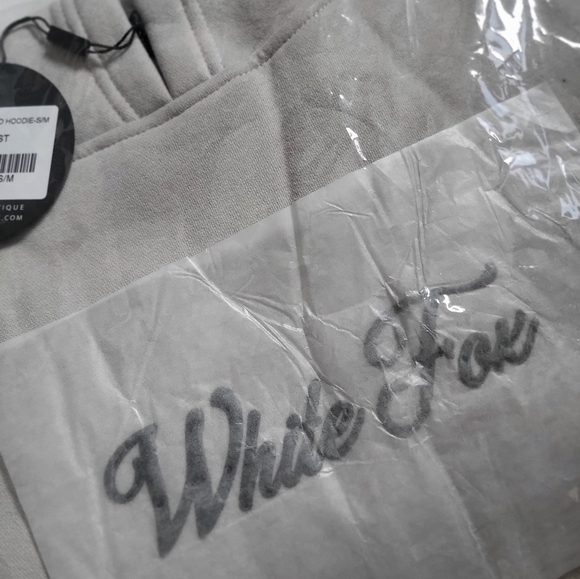 White Fox Season 7 Oversized Hoodie - Overcast - Picture 7 of 7